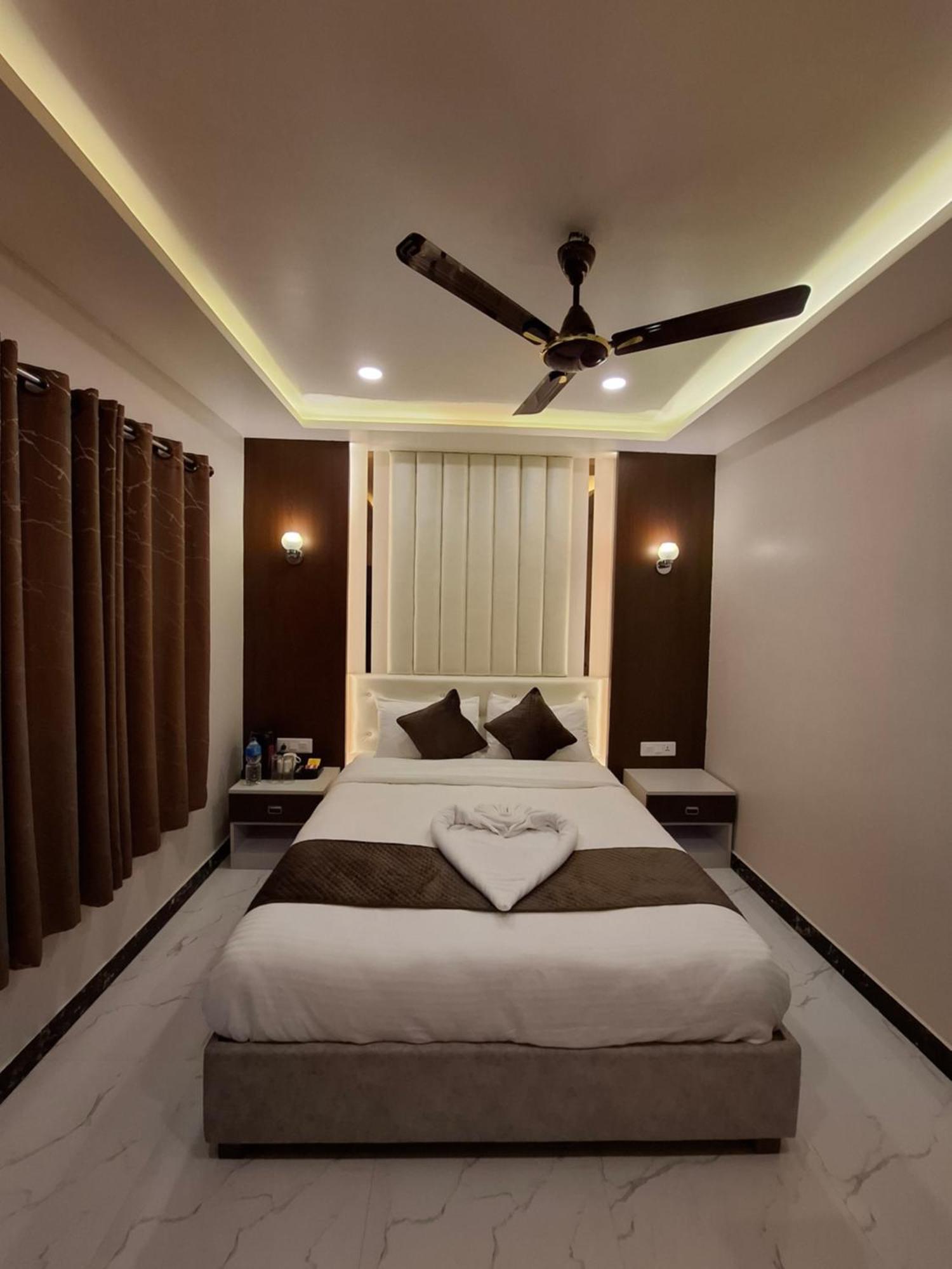 Hotel Royal Mithila Private Limited จานักปูร์ ภายนอก รูปภาพ