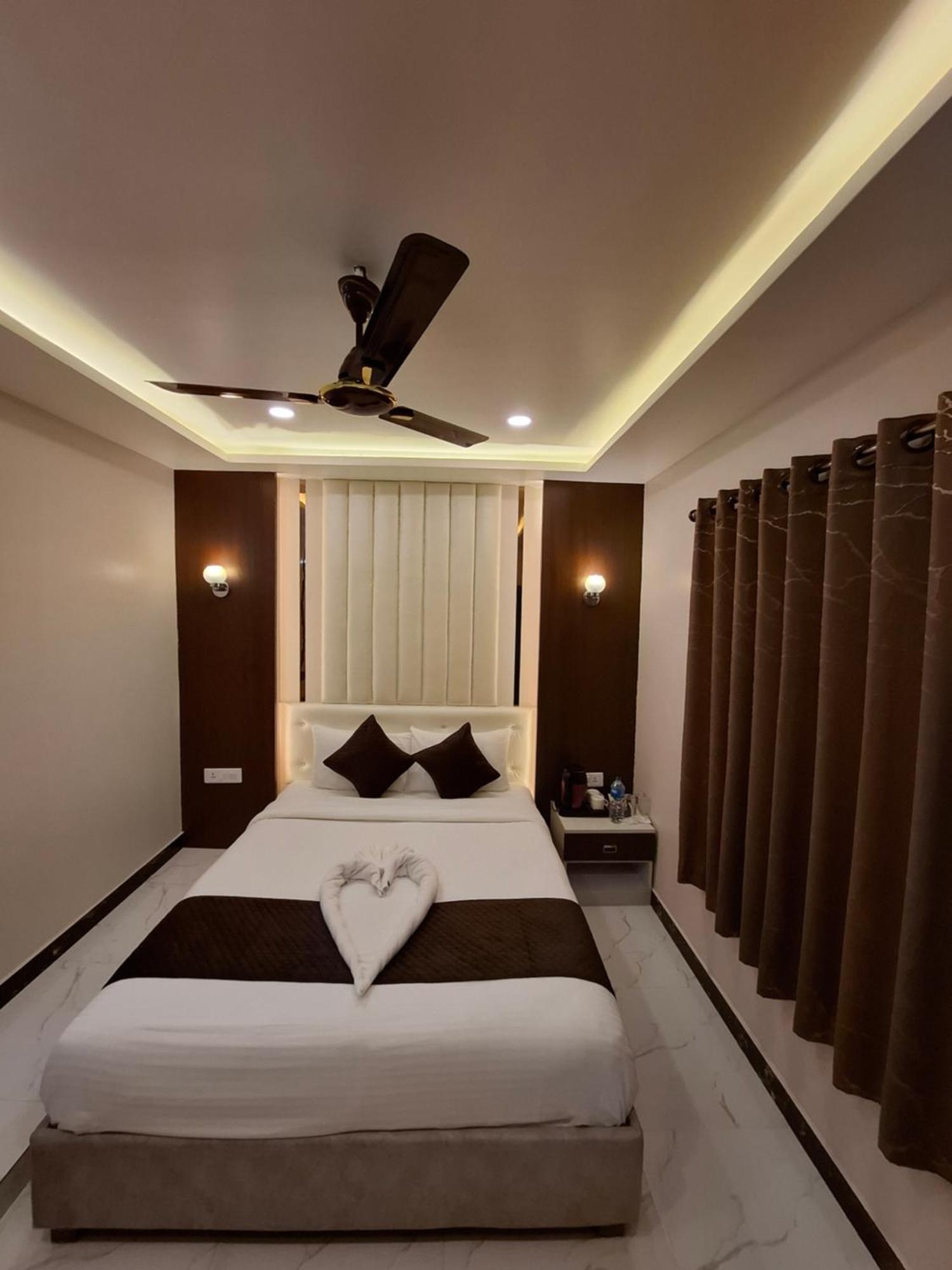 Hotel Royal Mithila Private Limited จานักปูร์ ภายนอก รูปภาพ