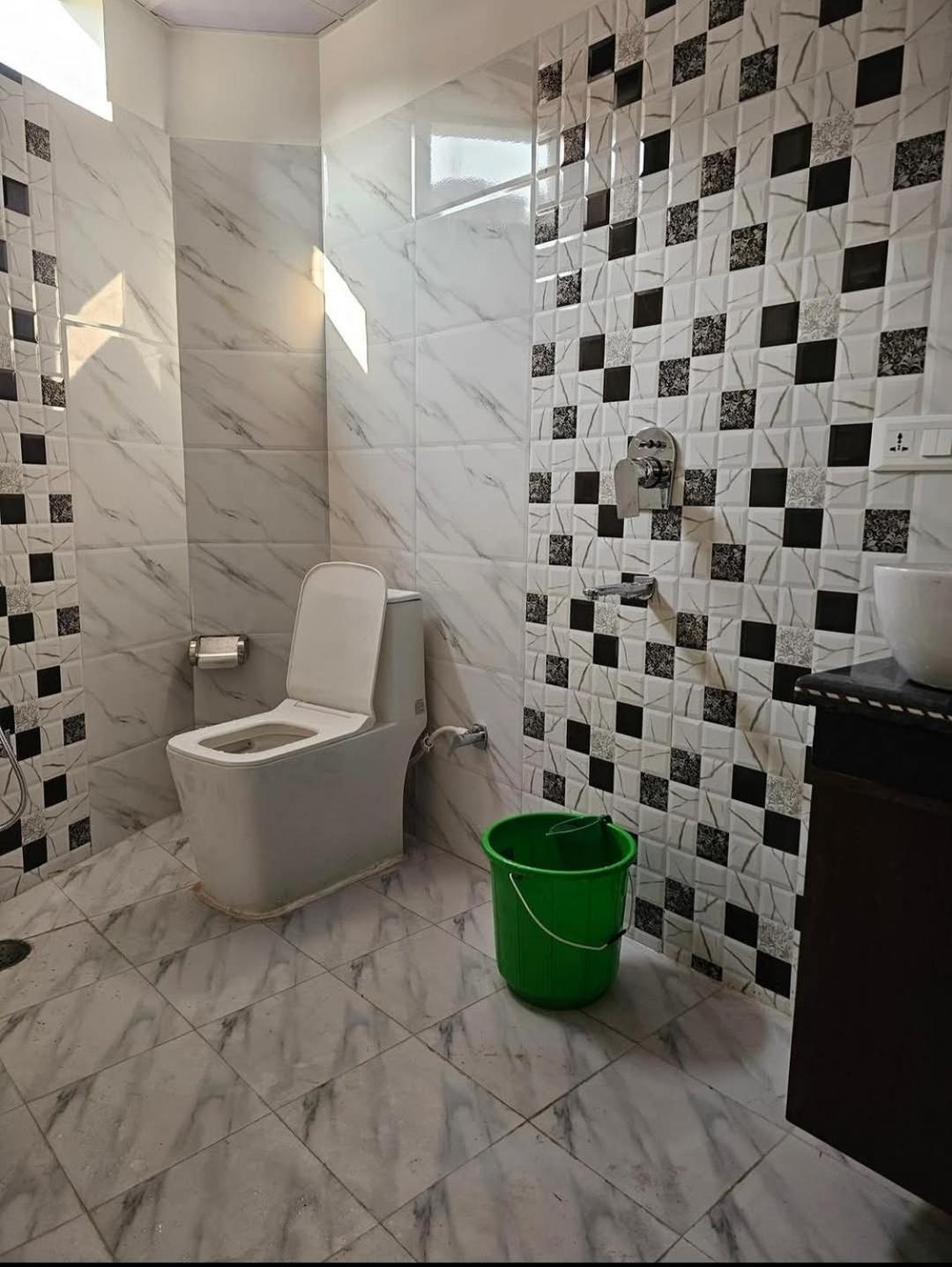 Hotel Royal Mithila Private Limited จานักปูร์ ภายนอก รูปภาพ