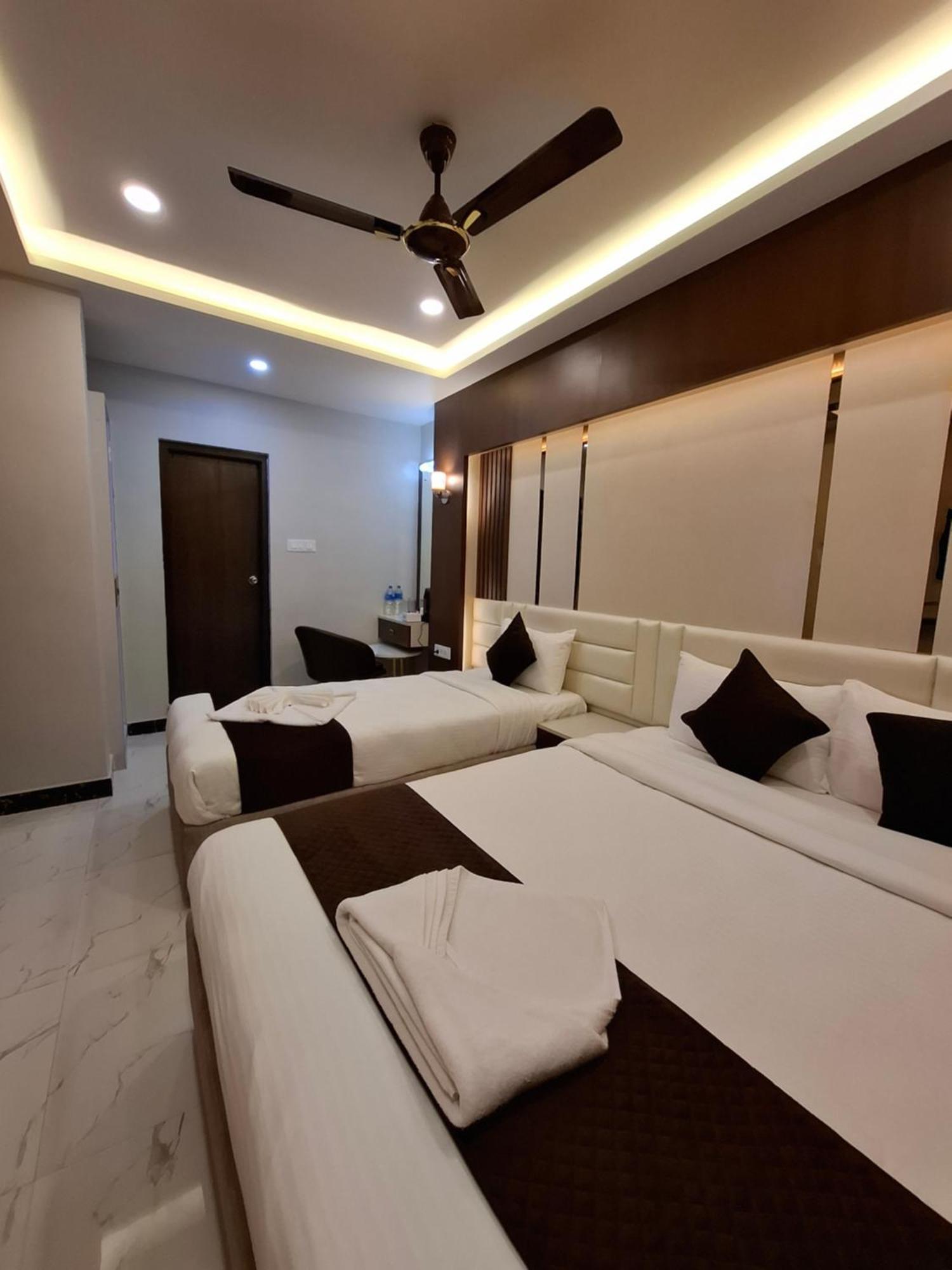 Hotel Royal Mithila Private Limited จานักปูร์ ภายนอก รูปภาพ